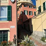 Casa Sulla Проживание в семье Генуя